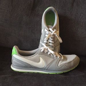 Nike tennis shoes